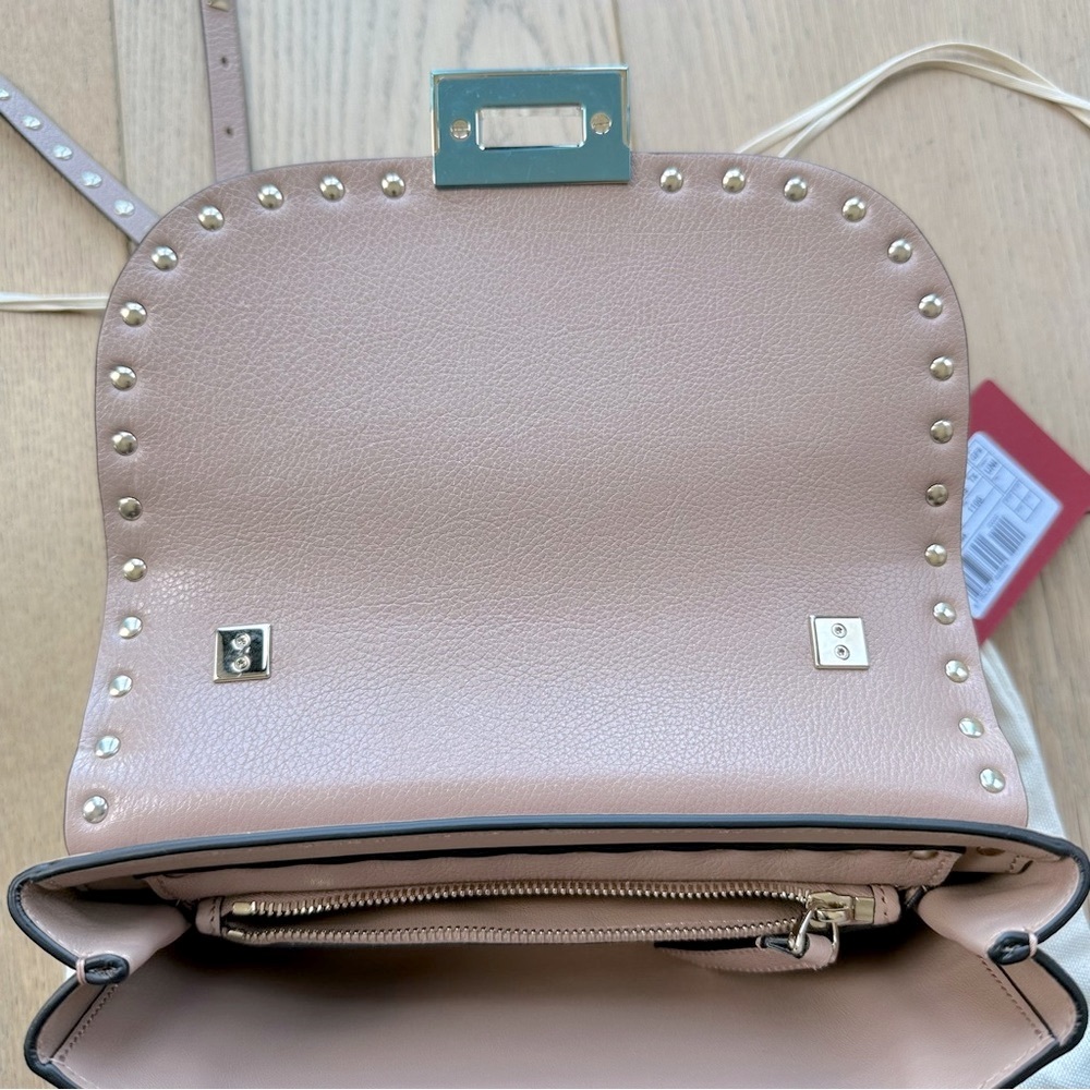🆕 Authentic Valentino Garavani Light Pink Leather Rockstud Small Shoulder Bag - Picture 6 of 17